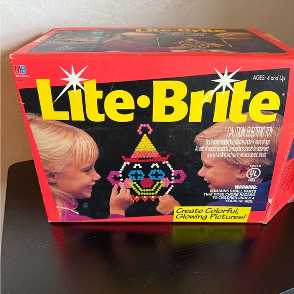Working Vintage Lite Brite 1993 1994 With 18 Unused sheets ft. Seaworld - Picture 1 of 15